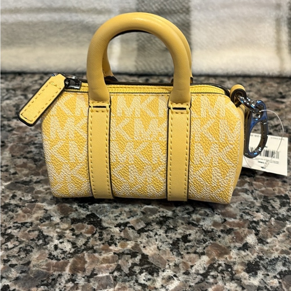 Michael Kors Mini Bag in Vibrant Yellow - Picture 4 of 6